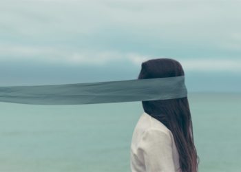 Mặc kệ họ, mình sống cho mình một lần được không?