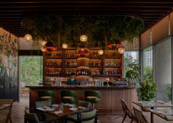 Izakaya, một hơi thở mới từ gỗ sồi trắng Mỹ