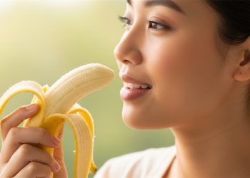 Cơm trắng, chuối chín và những ngày “ngồi nhiều hơn đi”