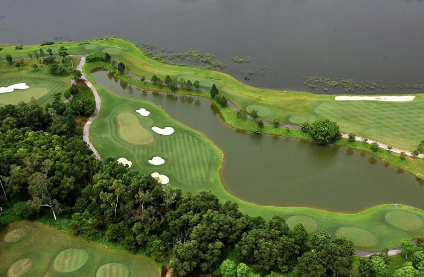 Sân golf hiện đại ở Sơn Tây.