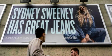 Từ marketing đến chính trị: Chiến dịch Jeans ‘gene’ gây bão