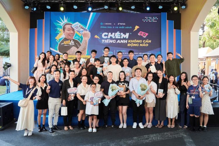 Chân dung bốn tác giả trẻ Việt nổi bật trong lĩnh vực sách học tiếng Anh - 1