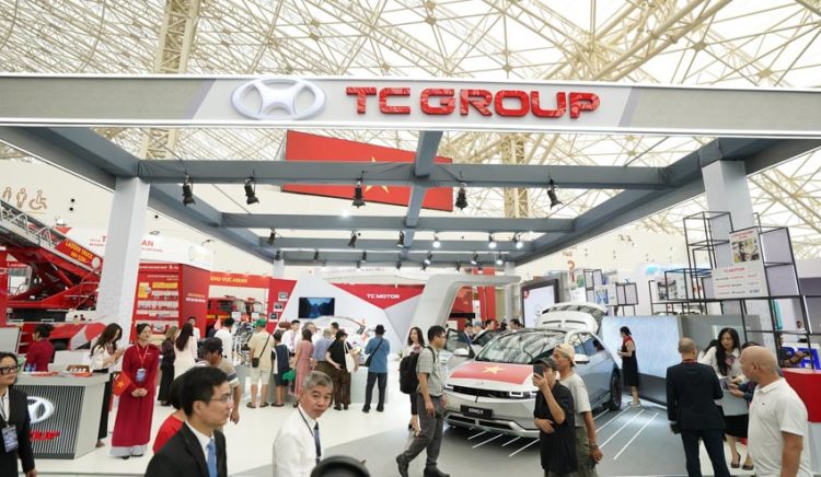 Lãnh đạo TC Group giới thiệu khu trưng bày 192 m² tại Triển lãm thành tựu đất nước kỷ niệm 80 năm Quốc khánh - 1