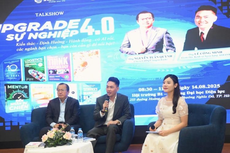 Diễn giả Nguyễn Tuấn Quỳnh và Lê Công Minh chia sẻ tại Talkshow Upgrade: Sự nghiệp 4.0