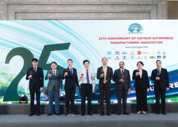 VAMA kỷ niệm 25 năm: Ngành ô tô Việt trước ngưỡng “chuyển động xanh”
