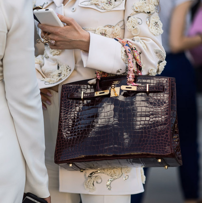 Một chiếc Hermès Birkin khác vừa được bán với giá hơn 160.000 bảng Anh.
