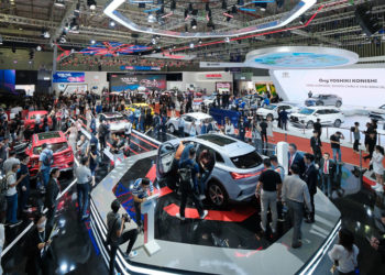 Năm nay, sân khấu vắng tiếng động cơ