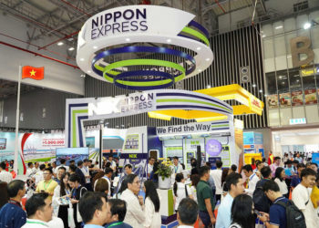 Khi cuộc chơi logistics chuyển hướng: Việt Nam có sẵn sàng “số” và “xanh”?