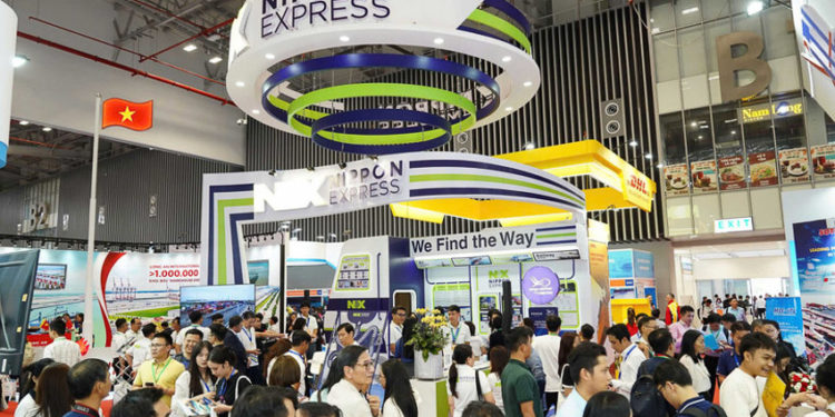 Khi cuộc chơi logistics chuyển hướng: Việt Nam có sẵn sàng “số” và “xanh”?