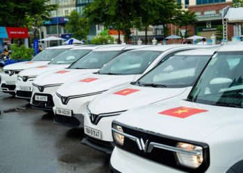 Xe VinFast dán decal Quốc kỳ Việt Nam, hưởng ứng kỷ niệm 80 năm Quốc khánh