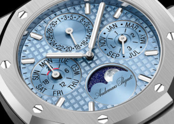 Đồng hồ Audemars Piguet lịch vạn niên 38mm với ô tuần trăng ở vị trí 6 giờ, vỏ vàng hồng.