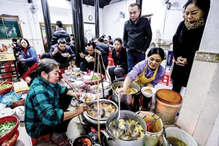 HuếCốt cách không muỗng của bún bò Huế