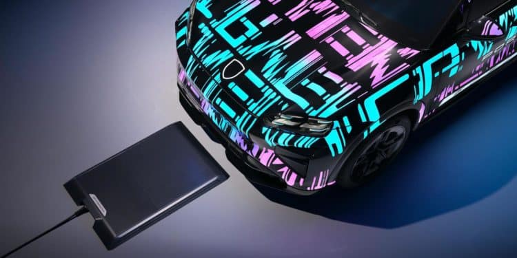 Khi chiếc Porsche “uống điện” trong im lặng