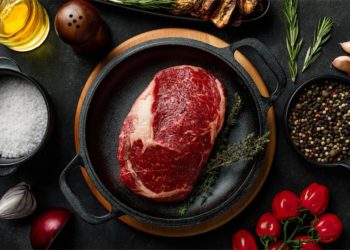4 cách cơ thể “mách bảo” rằng bạn đang nạp quá nhiều protein