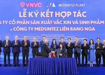 Lễ ký kết hợp tác giữa VNVC và Medsintez tại Hà Nội về chuyển giao công nghệ thuốc sinh học
