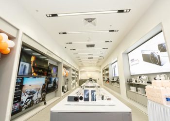 Không gian Xiaomi Store tại Crescent Mall TP.HCM trưng bày hệ sinh thái “Human x Car x Home” - 2