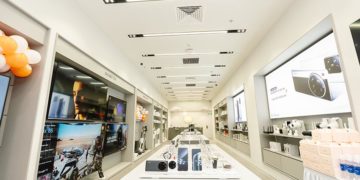 Không gian Xiaomi Store tại Crescent Mall TP.HCM trưng bày hệ sinh thái “Human x Car x Home” - 2