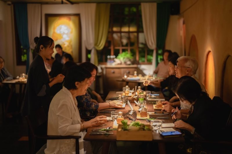 Không gian mỹ cảm Hum Signature, phục vụ thực đơn mỹ thực fine dining