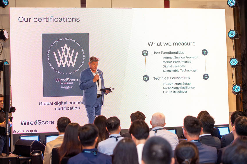 Đại diện WiredScore giới thiệu tiêu chuẩn chứng nhận kết nối kỹ thuật số toàn cầu tại Việt Nam.
