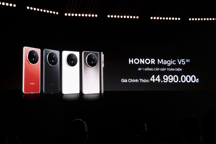 HONOR Magic V5 