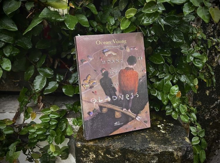 ‘Hoàng đế xứ Gladness’: Khi Ocean Vương khảo sát về gia đình và cái chết