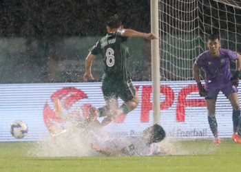 Đại thắng 4-1 trong “thuỷ chiến”, Minh Vương lập cú đúp - 2