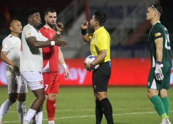 VAR "Cứu" CATPHCM thoát một thua trên sân nhà - 1