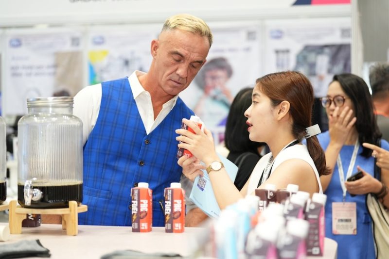 Giải pháp bao bì tân tiếng Tetra Pak - Cà phê uống liền tăng tốc