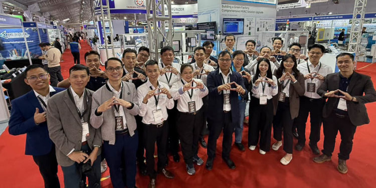 Gian hàng Delta Electronics tại VIAF 2025 giới thiệu robot SCARA và hệ thống giám sát FMCS ứng dụng AI