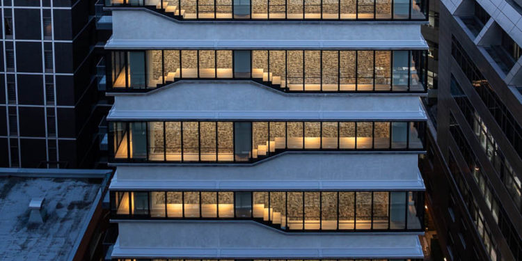 Front Place Chiyoda Ichibancho: Mặt đứng cửa sổ đua và câu chuyện kết nối đô thị