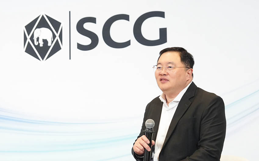 Ông Thammasak Sethaudom, Chủ tịch kiêm CEO SCG, phát biểu về chiến lược phát triển xanh của tập đoàn tại Việt Nam.
