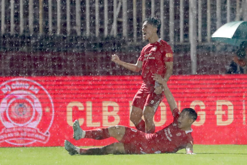 CLB Hải Phòng xuất sắc lội ngược dòng thắng CATPHCM - 2