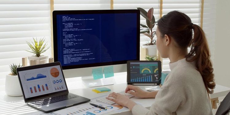 Khảo sát Lương 2026: Lương tăng, nhân sự AI trở thành lực đẩy mới của thị trường tuyển dụng Việt Nam