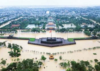 Mưa bão và ngập lụt đô thị