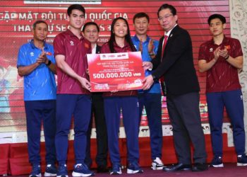 Nghĩa cử đẹp của các chiến binh sao vàng trước ngày lên đường - 2