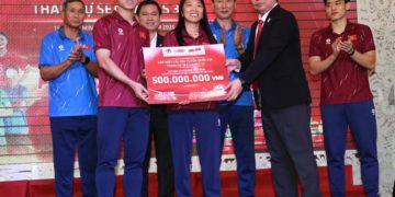 Nghĩa cử đẹp của các chiến binh sao vàng trước ngày lên đường - 2