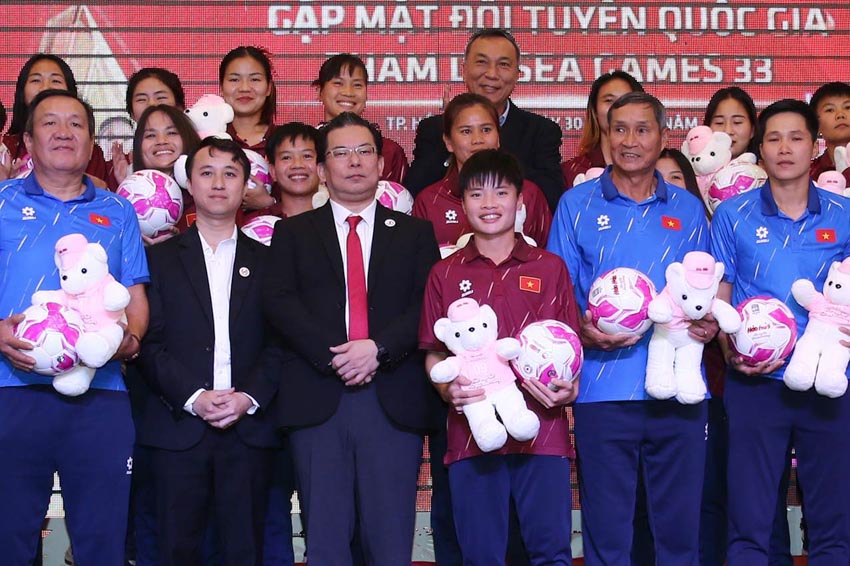 Nghĩa cử đẹp của các chiến binh sao vàng trước ngày lên đường - 4