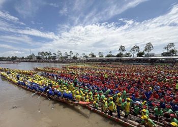 Sức sống mãnh liệt lễ hội Óoc Om Bóc, dậy sóng Maspéro - Đua ghe ngo Khmer - 1