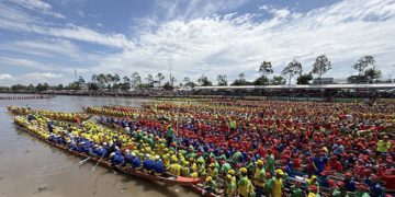 Sức sống mãnh liệt lễ hội Óoc Om Bóc, dậy sóng Maspéro - Đua ghe ngo Khmer - 1
