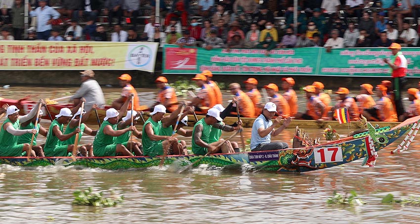 Sức sống mãnh liệt lễ hội Óoc Om Bóc, dậy sóng Maspéro - Đua ghe ngo Khmer - 2