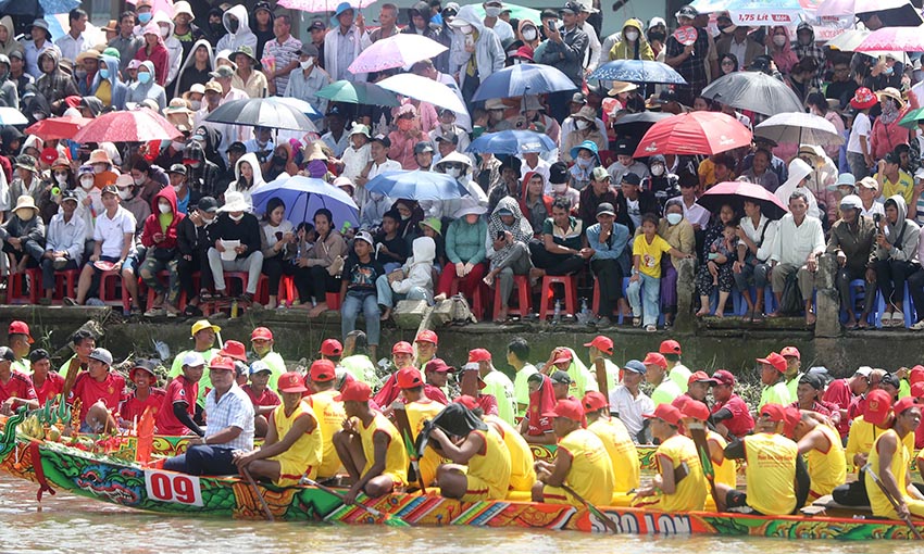 Sức sống mãnh liệt lễ hội Óoc Om Bóc, dậy sóng Maspéro - Đua ghe ngo Khmer - 3