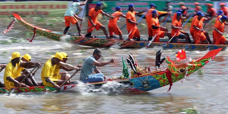 Sức sống mãnh liệt lễ hội Óoc Om Bóc, dậy sóng Maspéro - Đua ghe ngo Khmer - 7