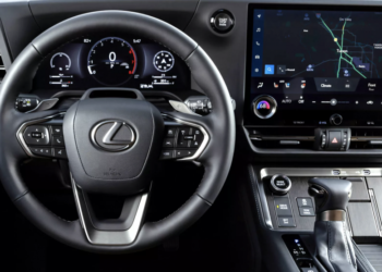 Toyota triệu hồi hơn 7.500 xe để cập nhật phần mềm táp lô: Vì sao lỗi màn hình hiển thị cần được xử lý sớm?