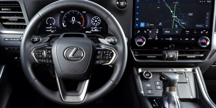 Toyota triệu hồi hơn 7.500 xe để cập nhật phần mềm táp lô: Vì sao lỗi màn hình hiển thị cần được xử lý sớm?