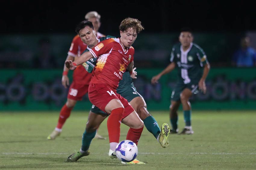 Trường Tươi Đồng Nai thắng Hồng Lĩnh Hà Tĩnh 2-0 dù HLV Việt Thắng nhận thẻ đỏ cuối trận - 3