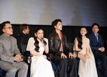 Anh Tú Atus và Lương Thế Thành trên thảm đỏ buổi công chiếu phim Hoàng Tử Quỷ. - 1