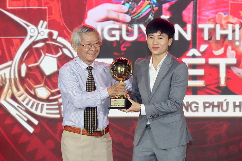Nguyễn Hoàng Đức, Bích Thùy và Châu Đoàn Phát rạng danh tại đêm trao giải Quả bóng Vàng 2025 - 2