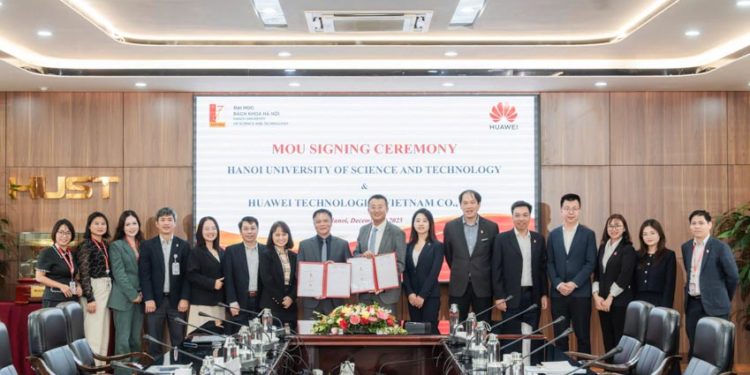 Lễ ký kết hợp tác giữa ĐH Bách khoa Hà Nội và Huawei Việt Nam về chuyển đổi số và đào tạo nhân lực ICT