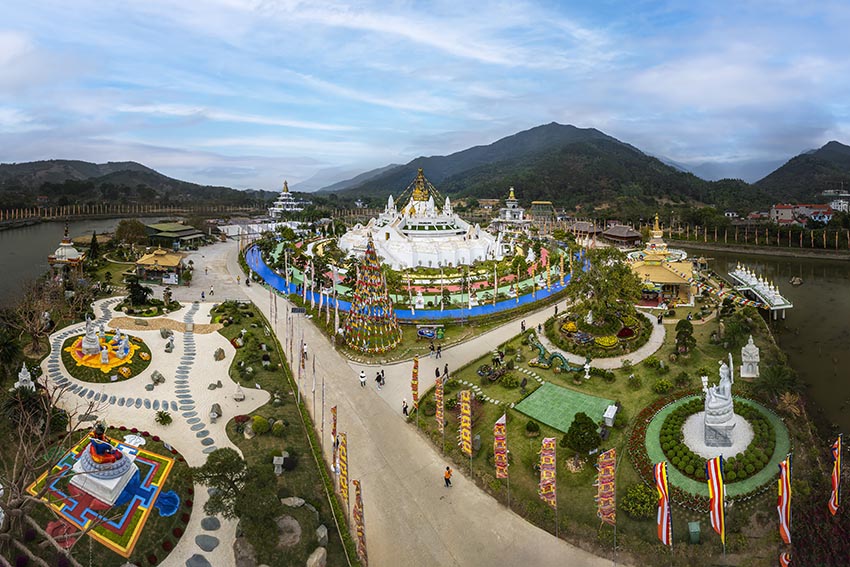 Đức Gyalwa Dokhampa chủ trì Pháp hội đón năm mới tại Đại Bảo tháp Mandala Tây Thiên - 13