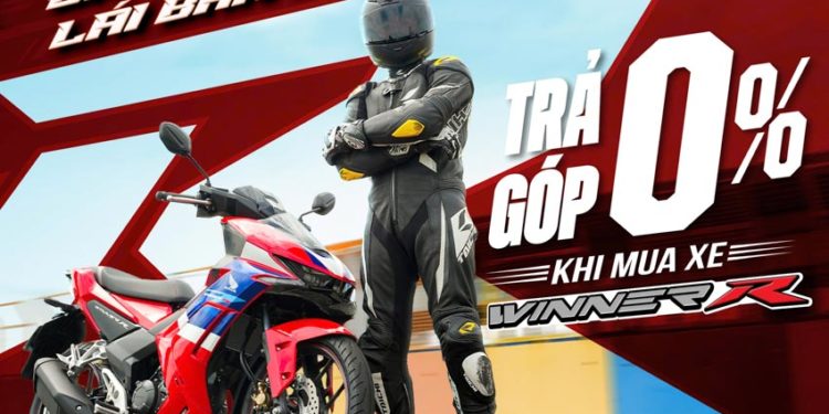 Mẫu xe côn tay thể thao Honda WINNER R trưng bày tại showroom Honda Việt Nam